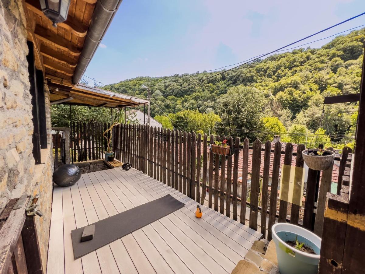 The Base- Balance Hub Hotel Veliko Turnovo Bagian luar foto